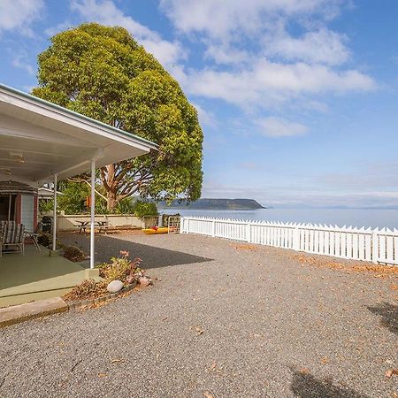 Lake Edge Cottage - Waitahanui Holiday Home Екстериор снимка
