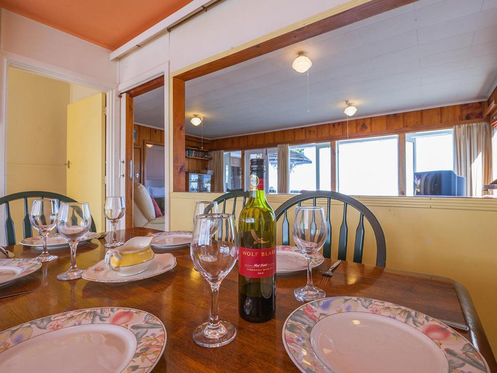 Lake Edge Cottage - Waitahanui Holiday Home Екстериор снимка